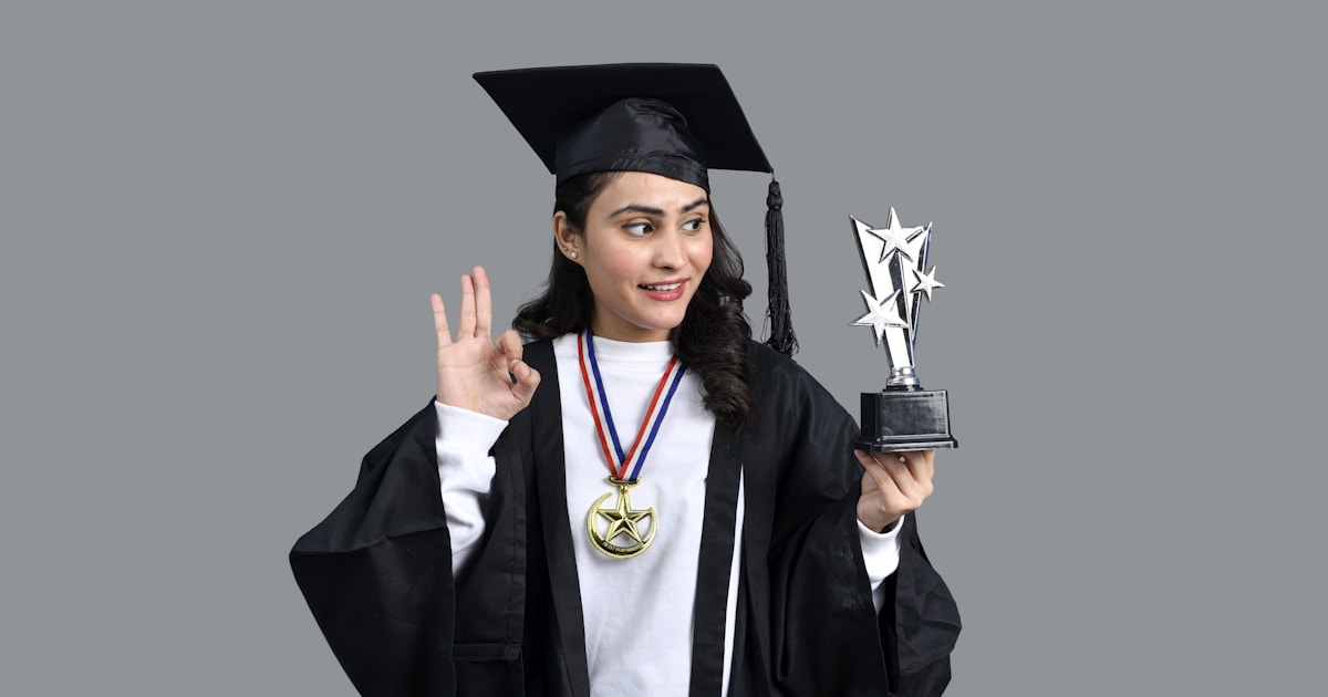 Becas para jóvenes emprendedores 2026: programas con financiamiento y mentoría