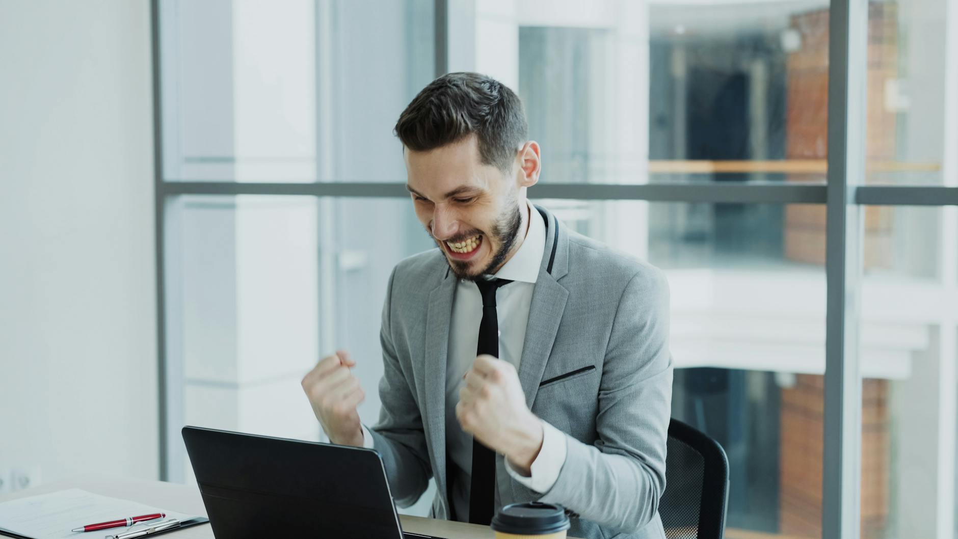 Resultado exitoso relacionado con beneficios